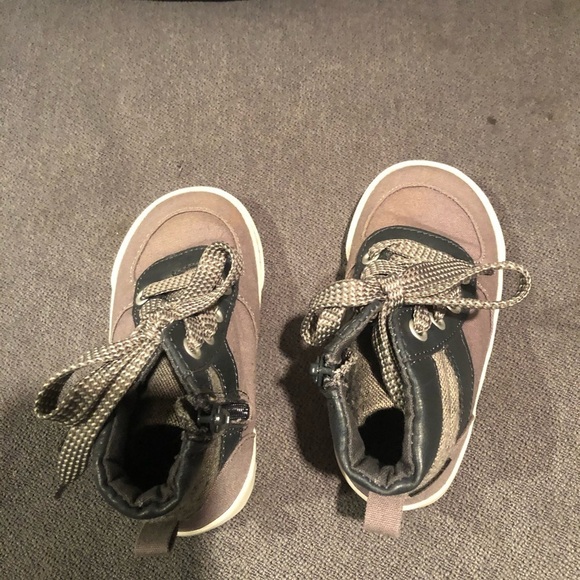 Old Navy toddler high tops size 7 - Picture 5 of 8